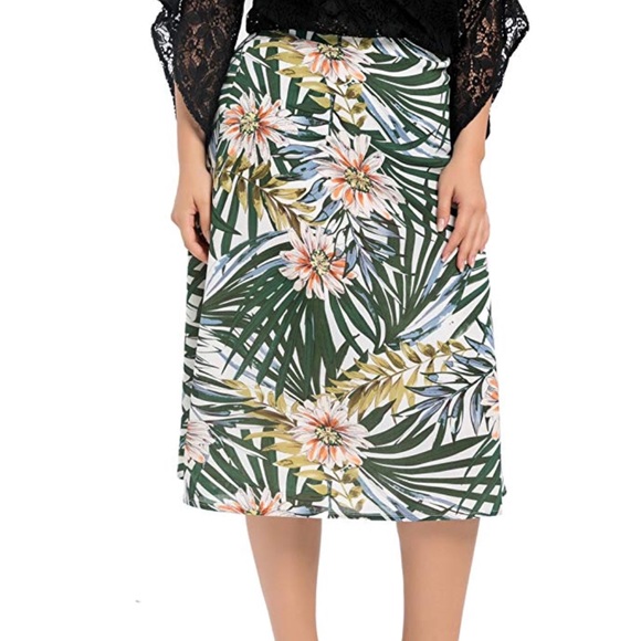 Boutique Dresses & Skirts - Plus Size Floral Print Below Knee Casual Skirt